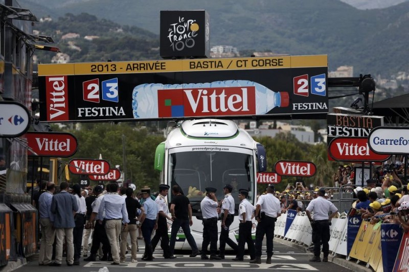 Óriási blamával indult a Tour de France 1