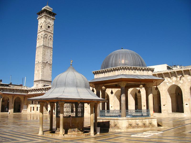 Great_mosque_court_Aleppo