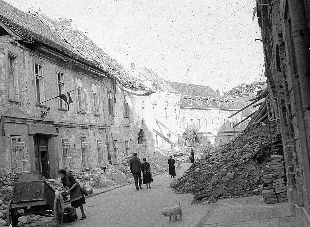 1945 - a lebombázott Budai Vár