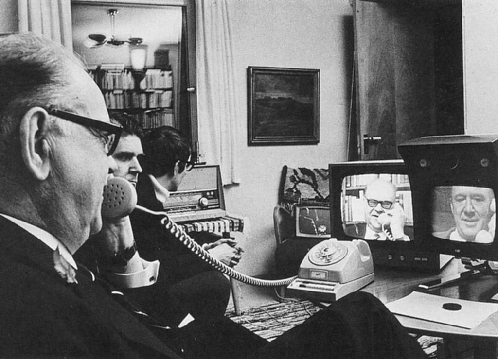 Tage Erlander svéd miniszterelnök a népszerű újságíróval és showmannel, Lennart Hylanddal beszélget, 1969