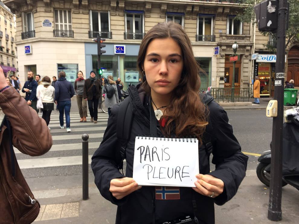 Párizs üzen