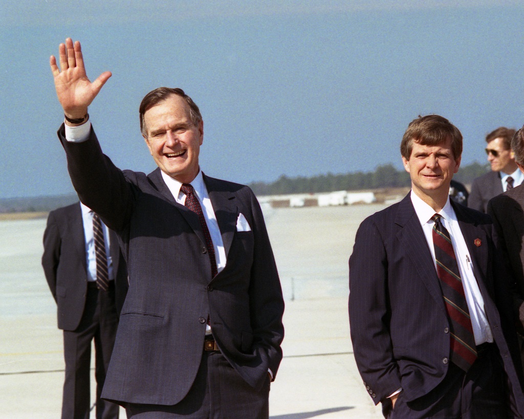 P00653-12 Accompanied by Lee Atwater, President Bush arrives Columbia, South Carolina, 15 Feb 89. Photo Credit: George Bush Presidential Library and Museum