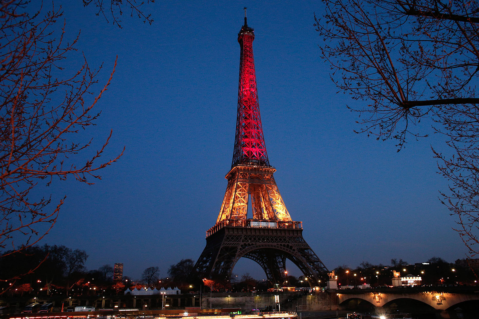 Párizs, Eiffel-torony Fotó: MTI/AP/Thibault Camus