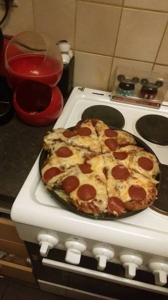 monster_mcpizza_only_4680_calories_for_a_typical_serving_size_640_08