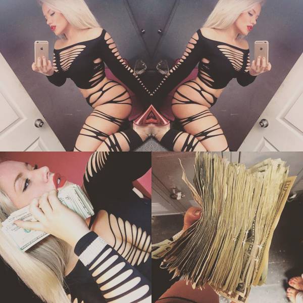 strippers_showing_off_their_money_640_29