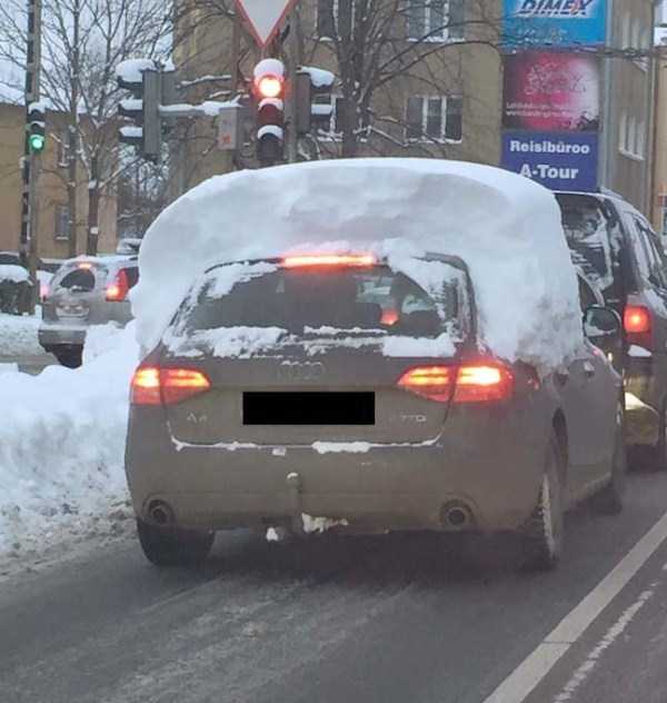 cars-covered-with-snow-7