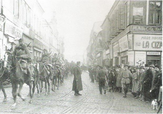 Német katonák Bukarestben (Wikipedia)