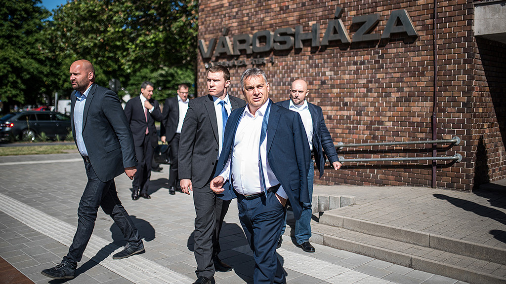 Orbán még a választások előtt elment DUnaújvárosba, biztos, ami biztos Kép: 24.hu / Neményi Márton