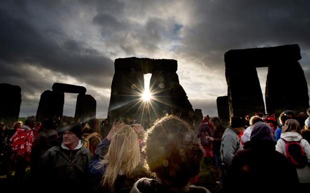 Nyári napforduló a Stonehenge-nél. Fotó: Telegraph
