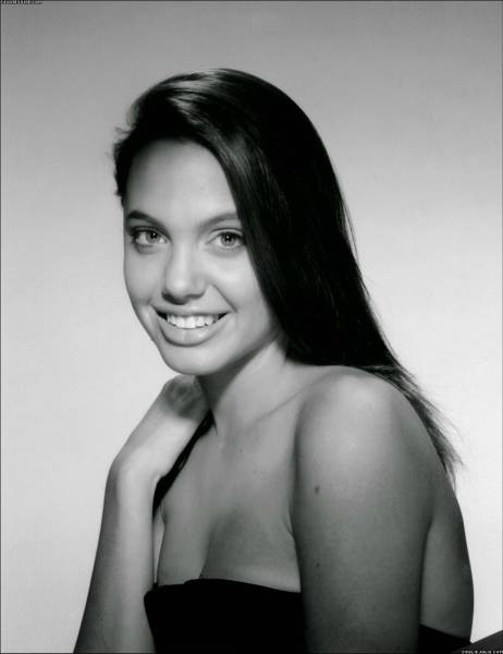 first_photo_shoots_of_hot_angelina_jolie_when_she_was_15_years_old_640_06