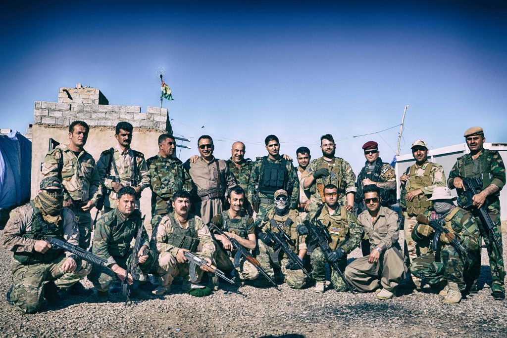 Külföldi önkéntesek Irakban 2015-ben fotó: JS