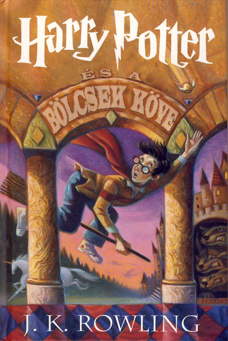 Hosszú idő után ismét a TOP 20-ba verekedte magát a Harry Potter regényciklus első része. Fotó: Animus Kiadó