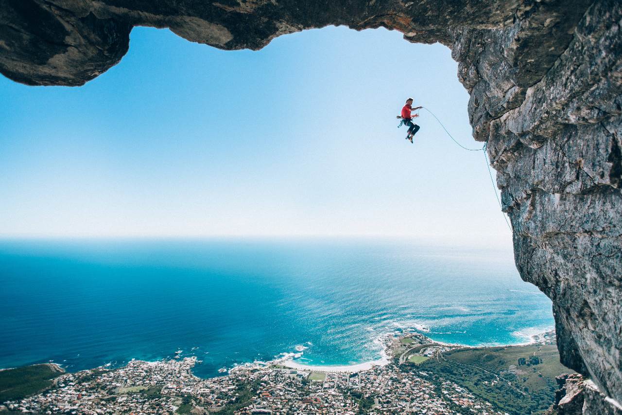Red Bull Illume Image Quest 2016, Category Winner: Wings Photographer Credit: Micky Wiswedel / Red Bull Illume Athlete: Jamie Smith Location: Cape Town, South Africa This image is free for editorial purposes ("Communication Use") only when used in relation to Red Bull Illume. Please note that the above Photographer Credit always needs to be applied. // Red Bull Illume 2016 // P-20160922-00566 // Usage for editorial use only // Please go to www.redbullcontentpool.com for further information. //