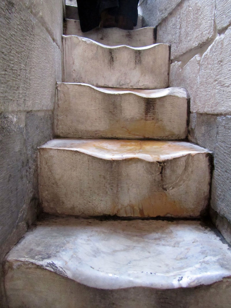 worn-marble-steps-at-the-leaning-tower-of-pisa