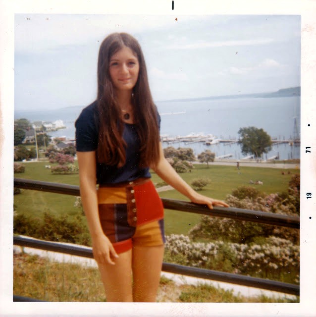 polaroid_prints_of_teen_girls_in_the_1970s_2811_29