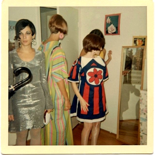 polaroid_prints_of_teen_girls_in_the_1970s_284_29