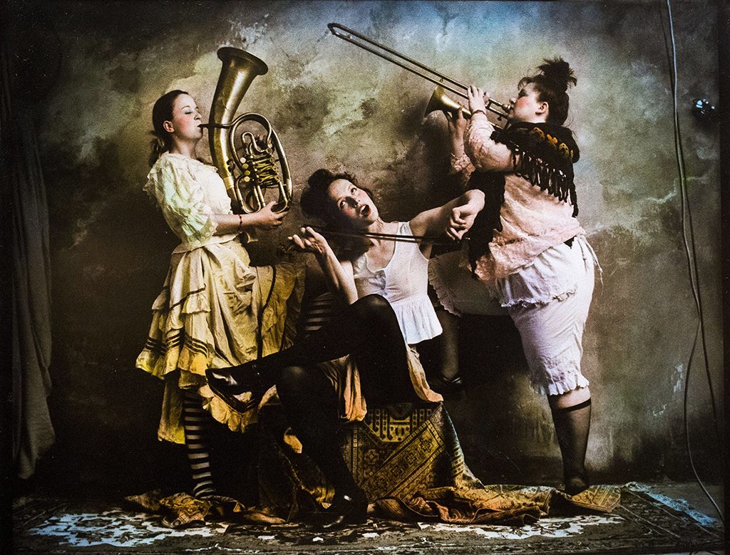 Jan Saudek: A női zenekar 1., 1901