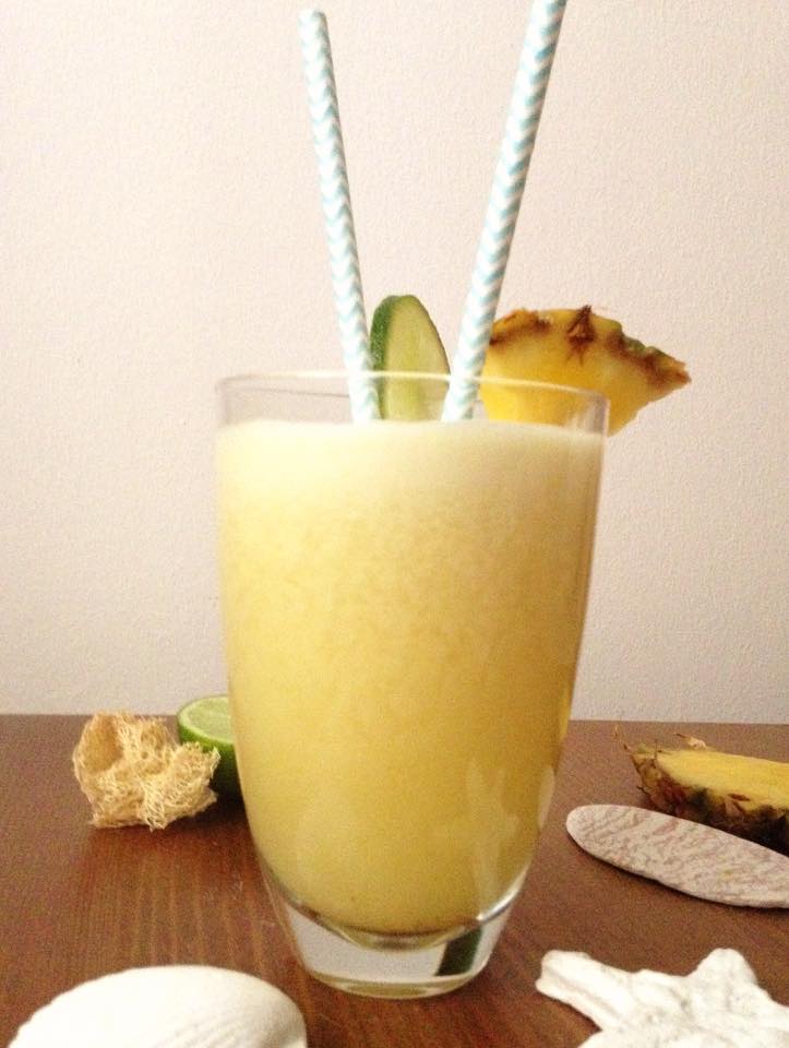 Ananász-lime smoothie vaníliával. Fotó: Kardamom