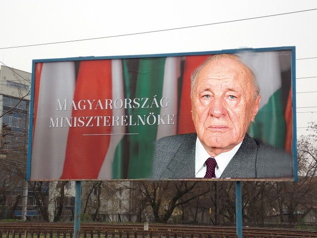 Kádár-Orbán (orbán viktor, óriásplakát, kádár jános)