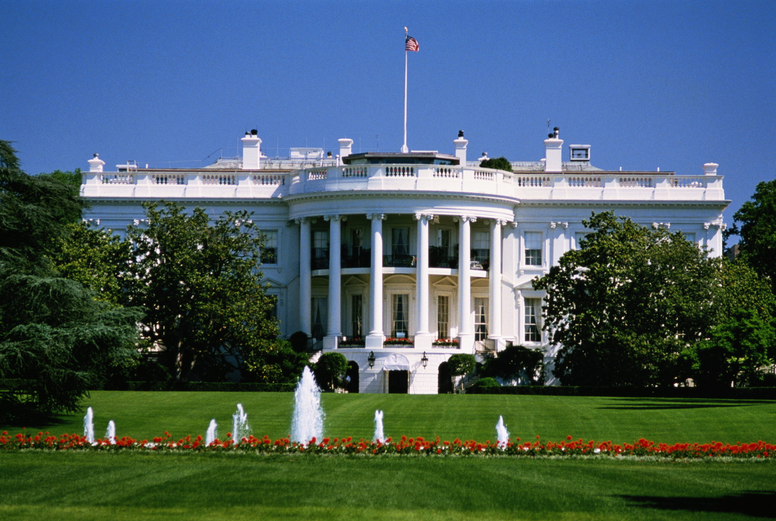 Белый дом ростов на дону. Белый дом Вашингтон. Резиденция президента США В Вашингтоне. Белый дом США фото Вашингтон.