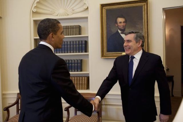 Barack_Obama_welcomes_Gordon_Brown_to_the_Oval_Office_3-3-09