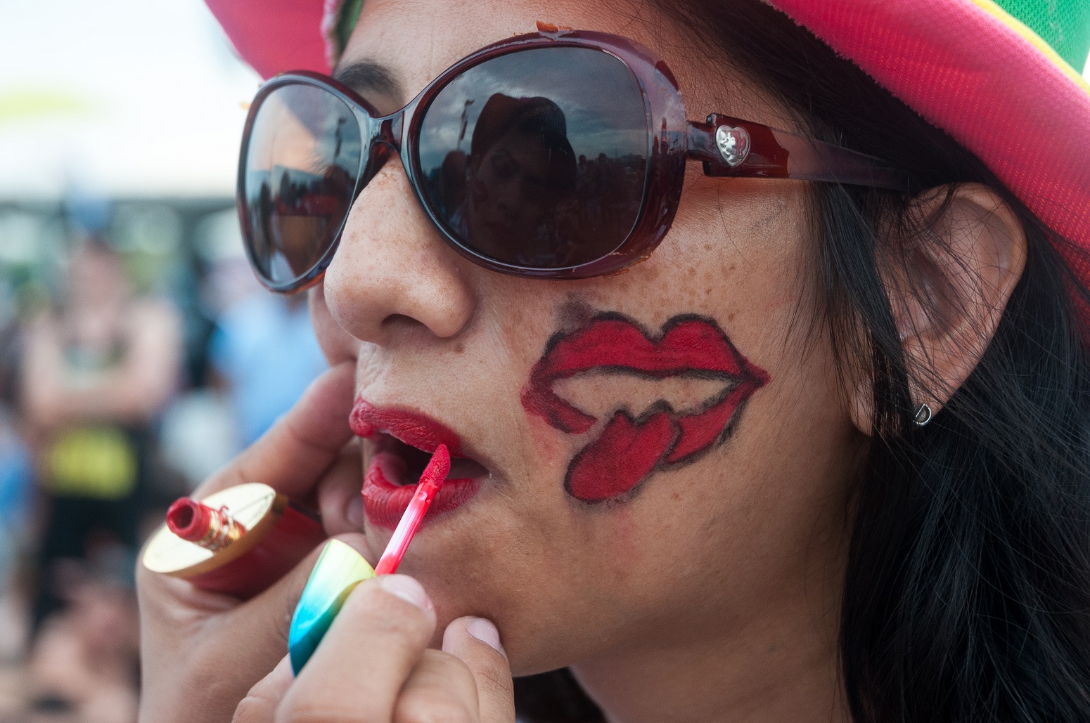 Cuba: Fans wait for Rolling Stones concert to start