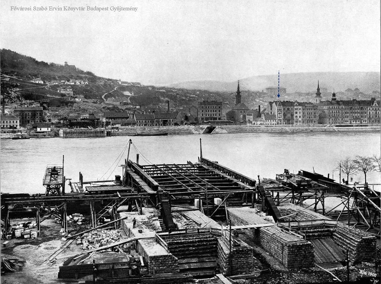 Az Erzsébet híd balparti oldalnyílásának áthidalására szolgáló vasszerkezet szerelése, 1900