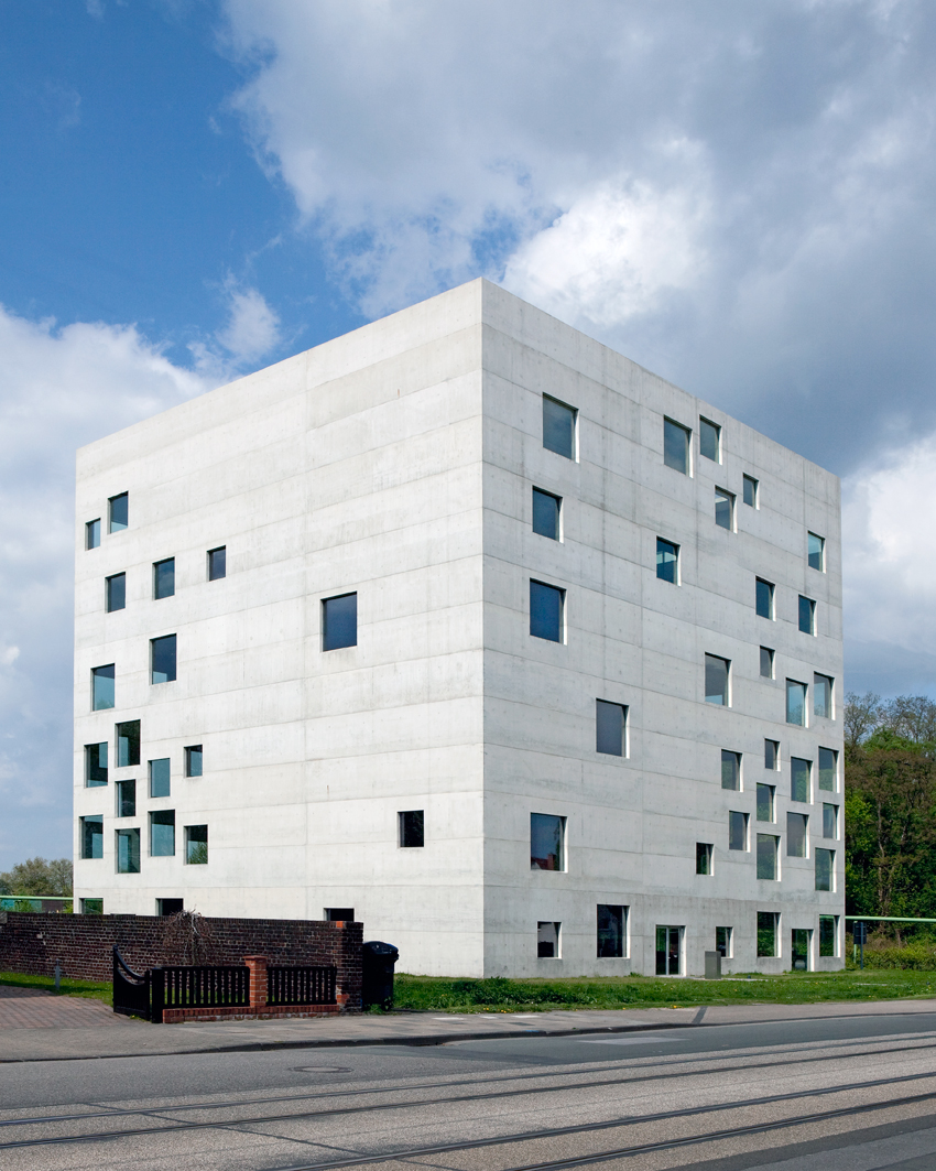 Sanaa-essen-Zollverein-School-of-Management-and-Design-220409-01