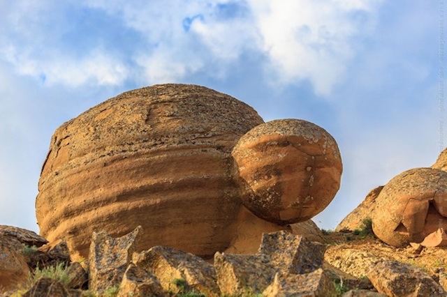spherical-concretions-field-mangistau-kazakhstan-9-small