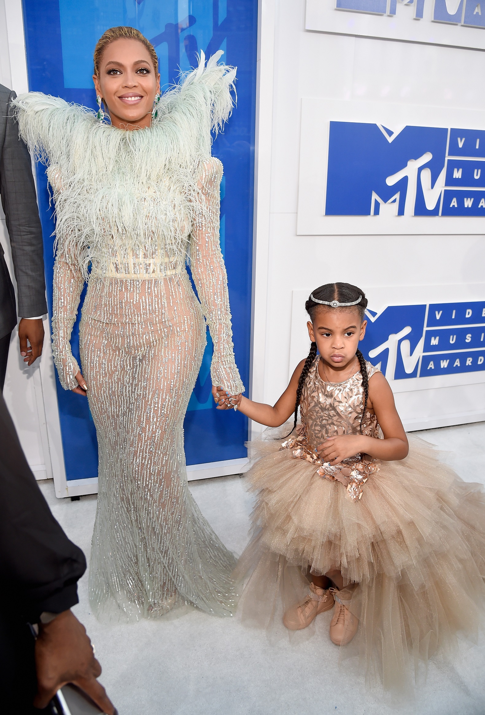 NEW YORK, NY - AUGUST 28: Singer Beyonce and Blue Ivy Carter attends the 2016 MTV Video Music Awards at Madison Square Garden on August 28, 2016 in New York City. (Photo by Kevin Mazur/WireImage)