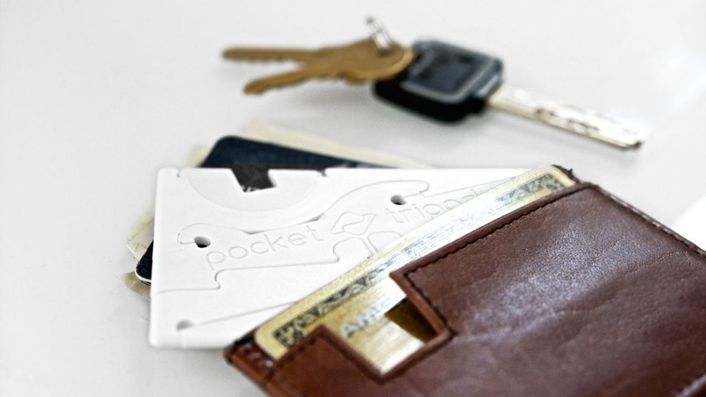 pocket_tripod_in_wallet
