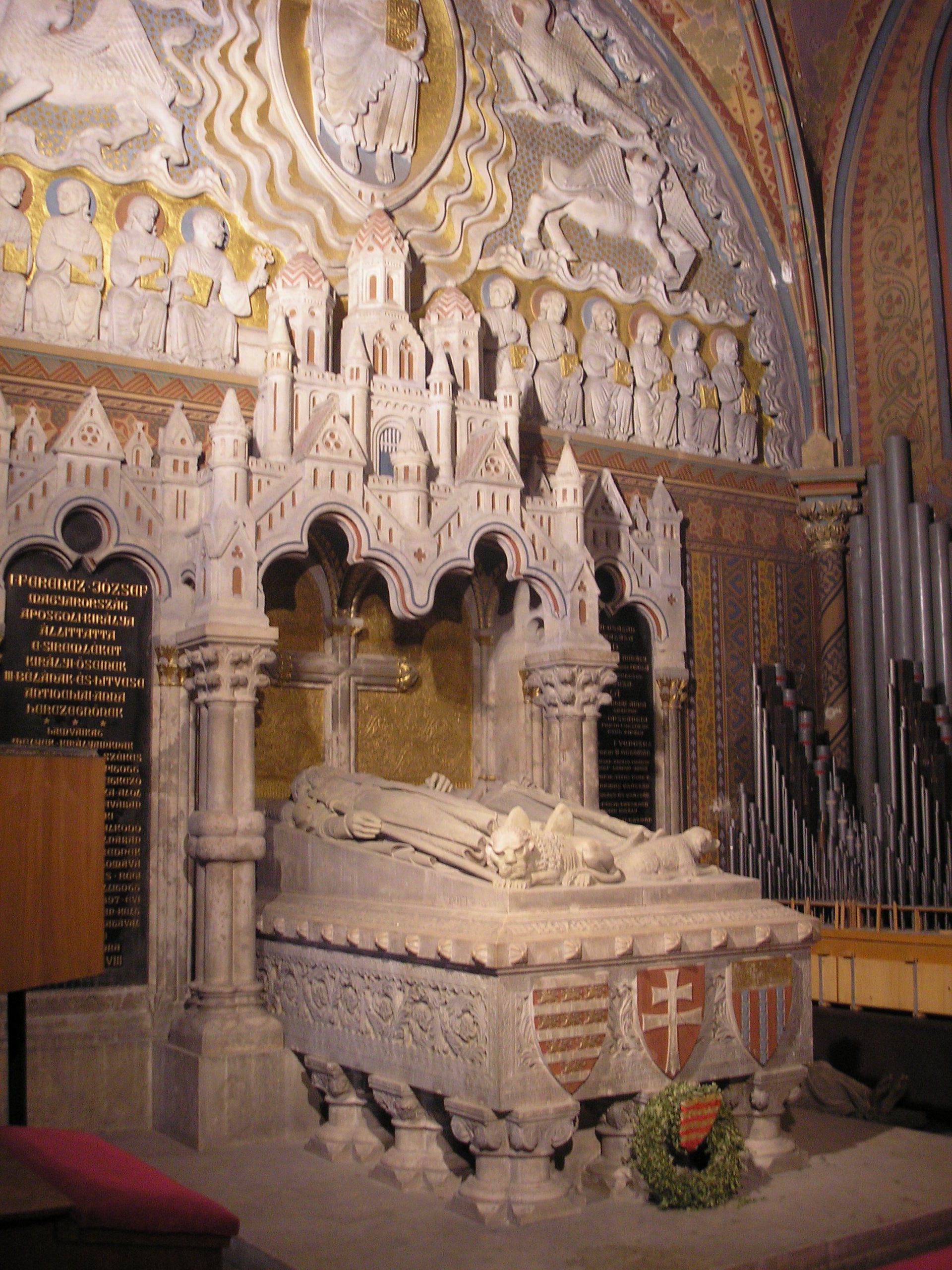 III. Béla és felesége (vagy Kálmán és felesége) síremléke a Mátyás-templomban (Wikipedia)
