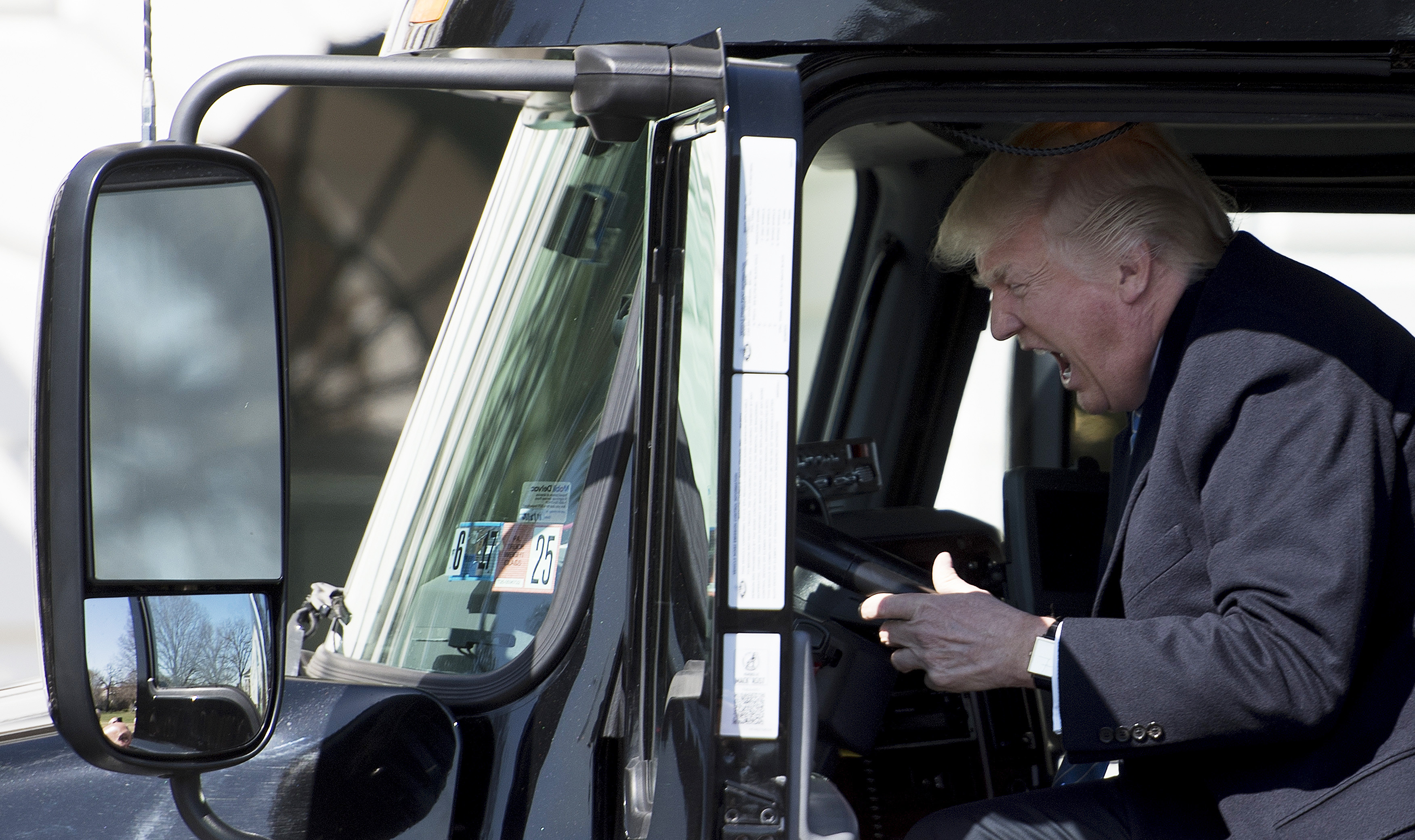 Semmit nem láttál az életből, amíg nem láttad a kamionban ülő Donald Trumpot 3