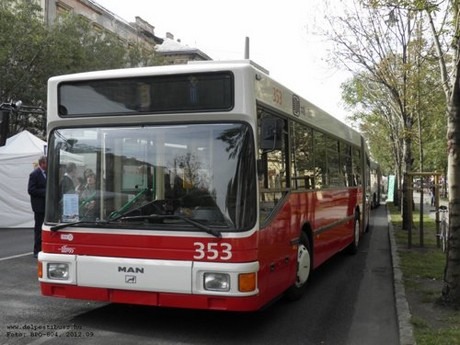 “Nekem szóltál, öcsém? Ha nem tetszik valami, le lehet szállni!” 1