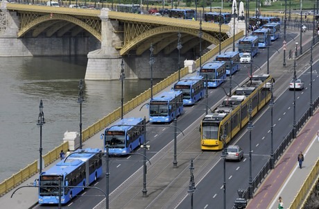 Bemutatkoztak az új budapesti Mercedes buszok 2