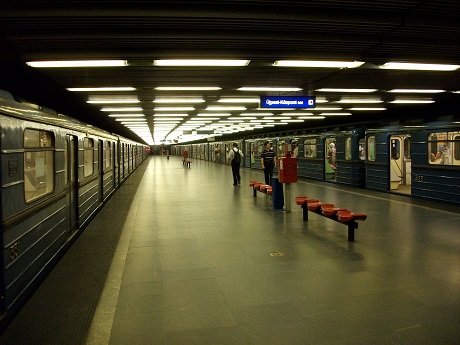 Budapest_Metro_Határ_út_rovibroni