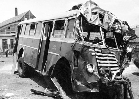 1960. június 16-án a Fővárosi Autóbuszüzem járműve lezuhant a Ferihegyi gyorsforgalmi út felüljárójáról