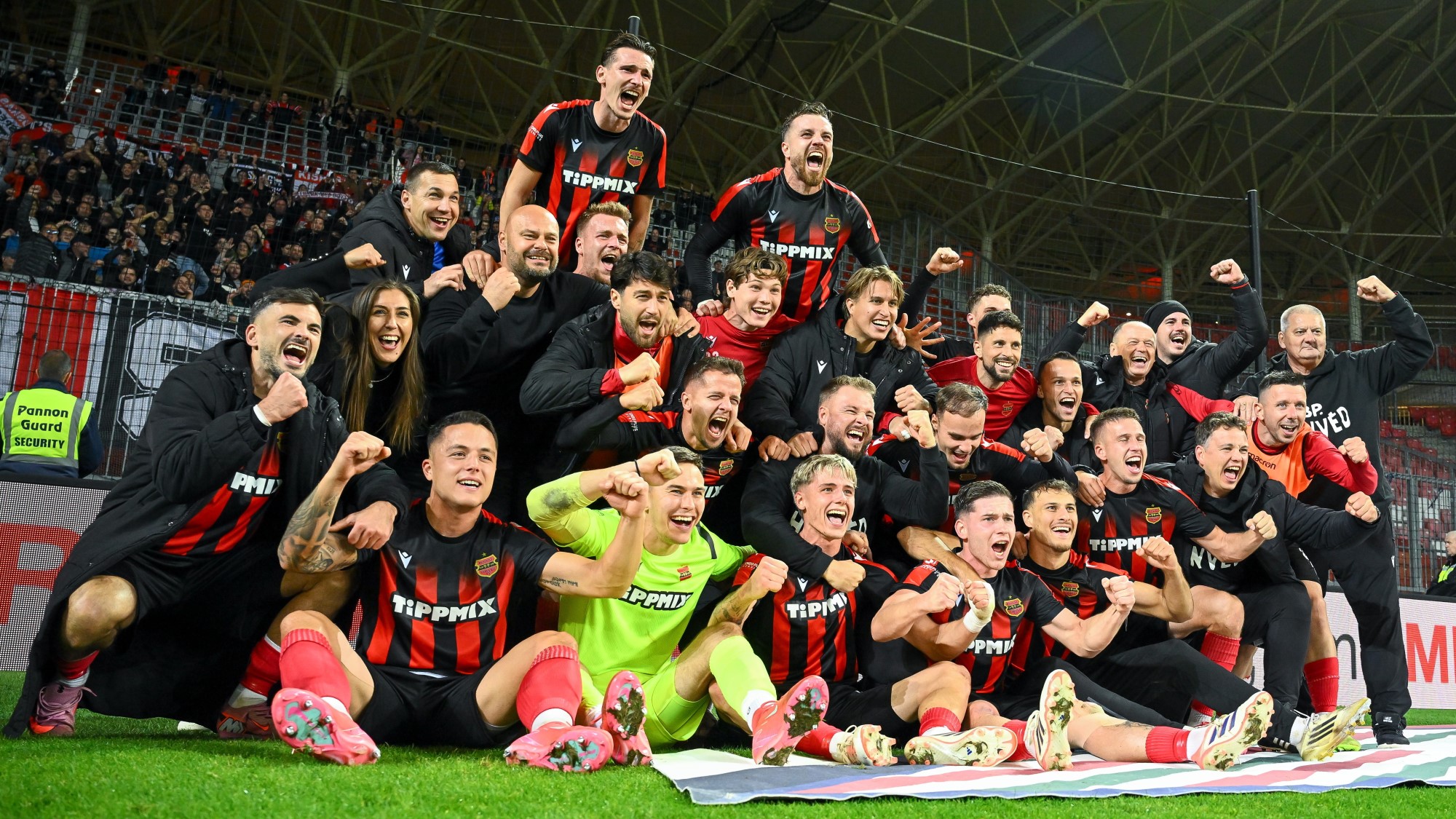 A szurkolók szavazhatnak a Honvéd nevéről Szijjártó Péter