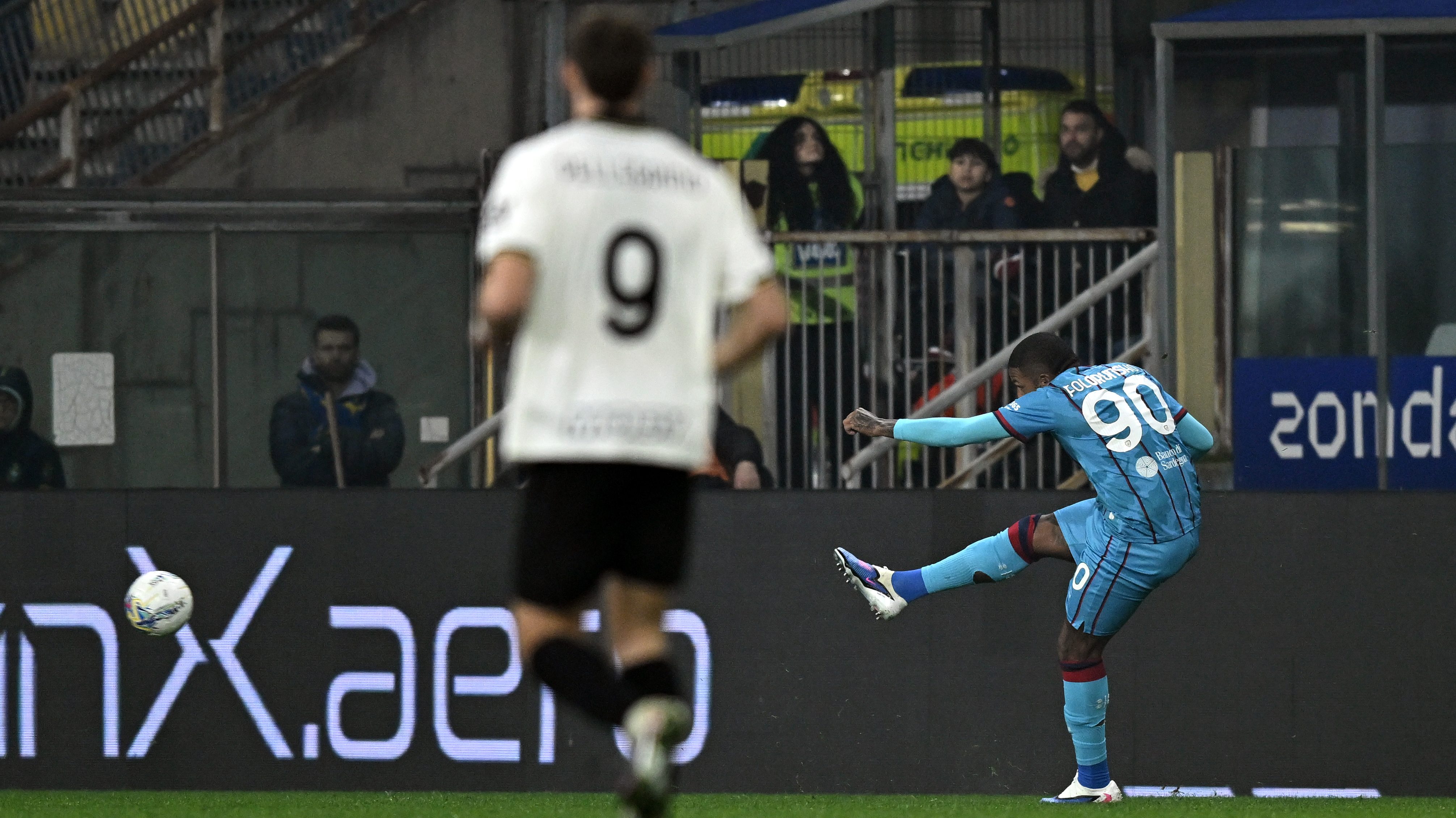 Michael Folorunsho gólja a Parma ellen.