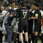 Pedro Neto fellökte a labdaszedőt PSG Chelsea BL