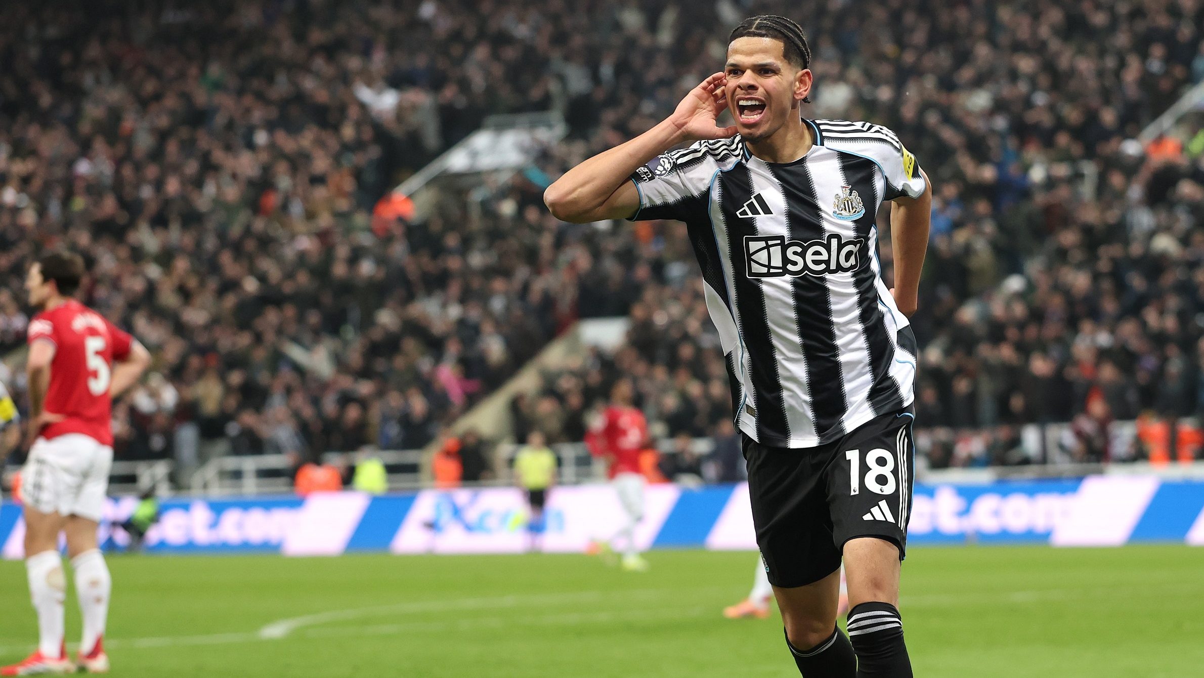 William Osula gólöröme.