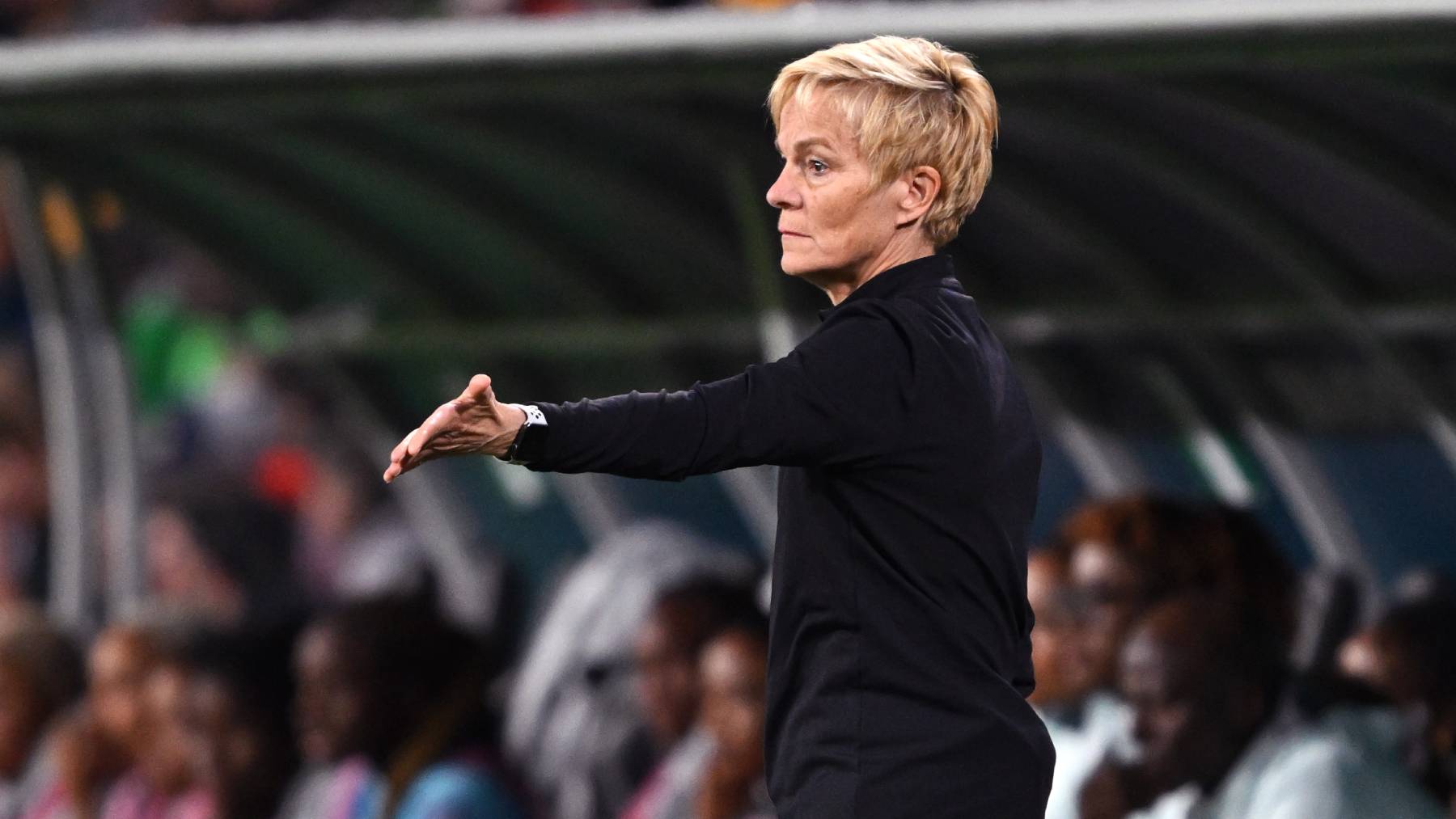 BRISBANE, AUSTRALIA - JULY 31: Vera Pauw, Head Coach of Republic of Ireland, gives the team instructions during the FIFA Women's World Cup Australia & New Zealand 2023 Group B match between Ireland and Nigeria at Brisbane Stadium on July 31, 2023 in Brisbane, Australia. (Photo by Bradley Kanaris/Getty Images)